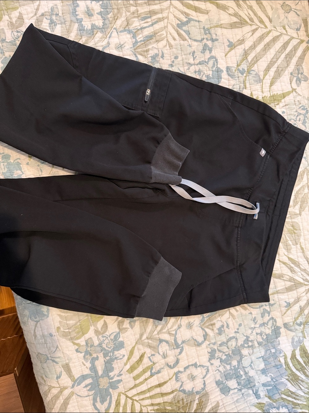 Figs Women’s Black Jogger Scrubs with Gray Drawstring
